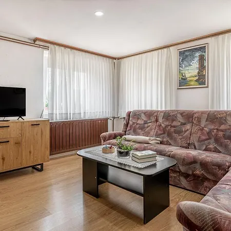 Mrzek House With Sauna - Happy Počitniška hiša