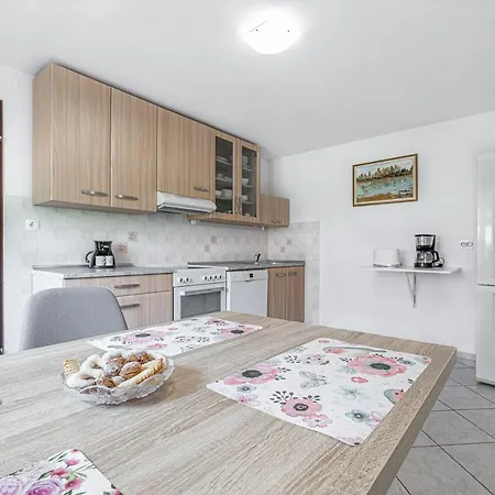 Mrzek House With Sauna - Happy Počitniška hiša Nova Vas (Bloke)