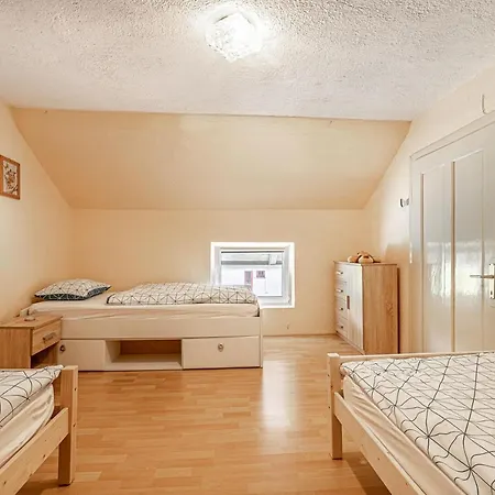 Holiday home Mrzek House With Sauna - Happy
