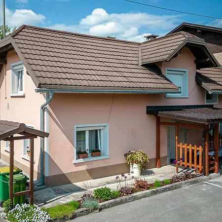 Mrzek House With Sauna - Happy