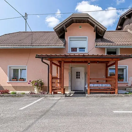 Holiday home Mrzek House With Sauna - Happy