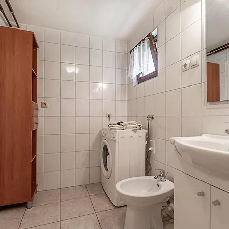 Mrzek House With Sauna - Happy *