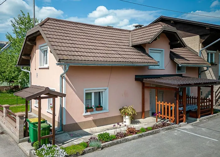 Mrzek House With Sauna - Happy